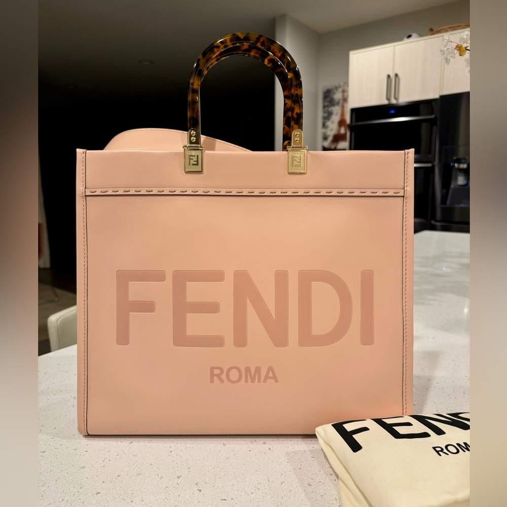 Fendi Pink Tote Bag with Tortoiseshell Effect Handles - Picture 7 of 14